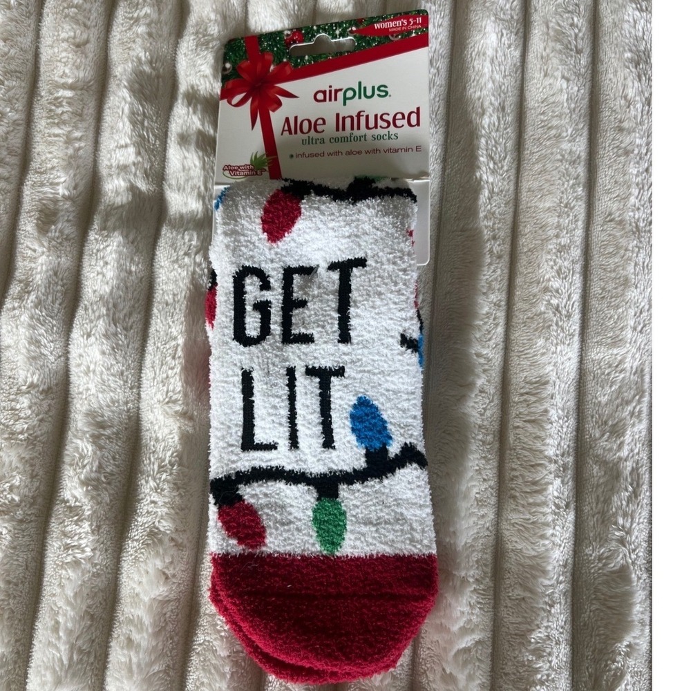 Airplus Women's Aloe Infused Ultra Comfort Socks Get Lit Christmas Lights